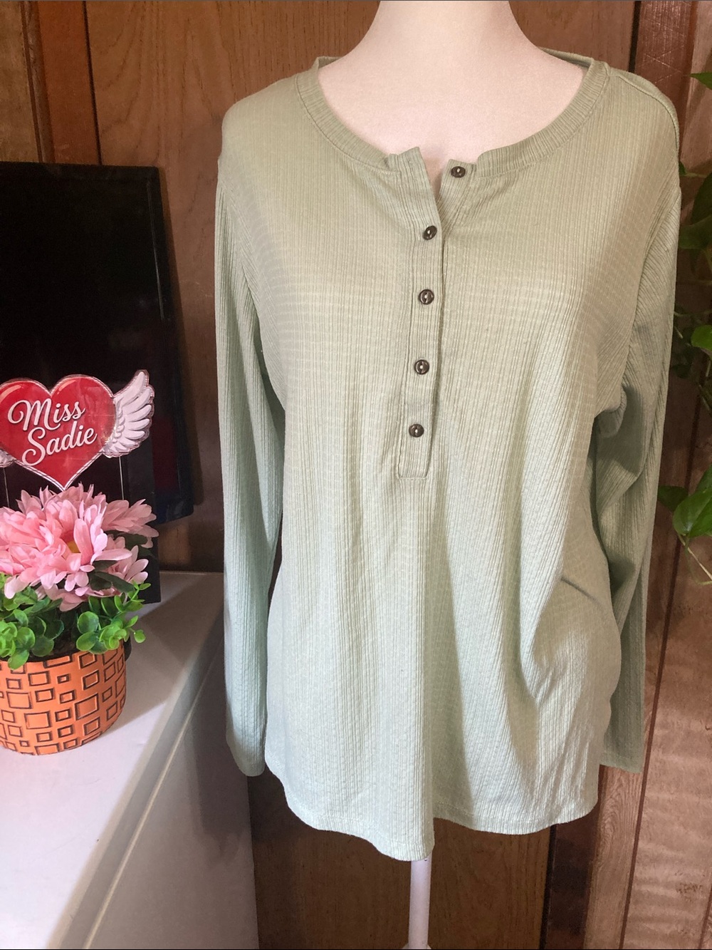 Light Sage Waffle-Knit Long-Sleeve Henley Top